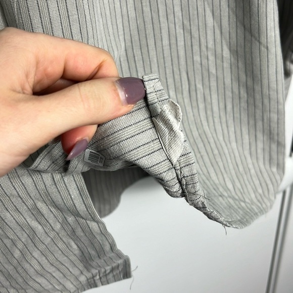 Men’s Vintage Burberry Striped Gray Button Down Size 16-33 - Picture 5 of 8